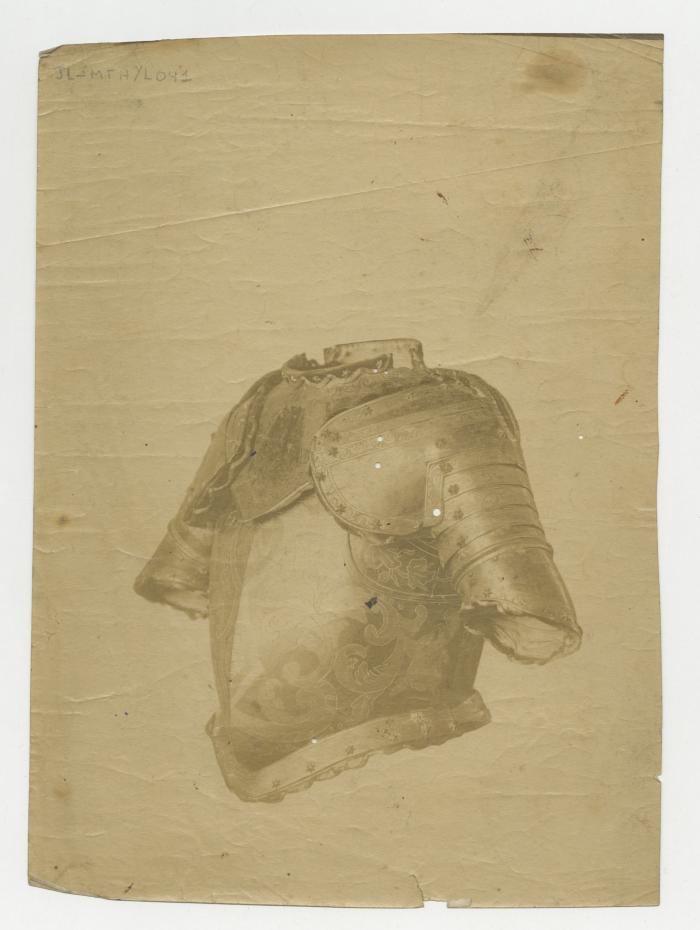 Armadura del peto, hombreras y guardabrazos