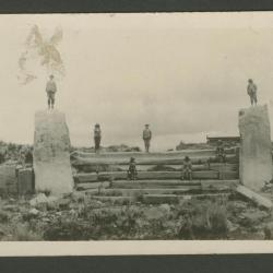 Tarjeta postal de Javier Montes de Oca dirigida a Elena y Victoria Izcue