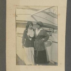 Julia Codesido y acompañante