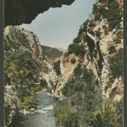 Tarjeta postal de personaje no identificado (firma ilegible)