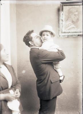 José Sabogal Diéguez y niña