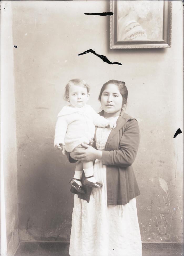 Mujer y niña
