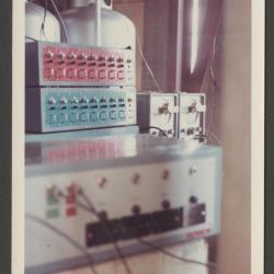 Detalle de la consola de programación lumínica y acústica, "El Movimiento Circular de la Luz", X Bienal de São Paulo