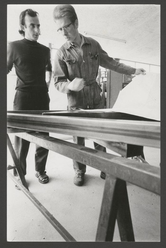 Documentación fotográfica del proceso de diseño, fabricación y ensamblaje de la obra “El Movimiento Circular de la Luz” para ART 70, Basel