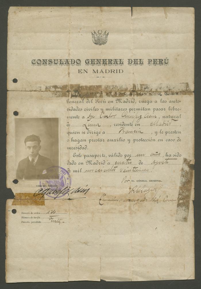 Pasaporte del Consulado General del Perú en Madrid, para tránsito de Carlos Quízpez a Francia