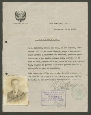 Pasaporte de la Prefectura del Departamento a favor de Carlos Quízpez Asín para viajar a Estados Unidos