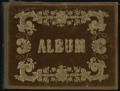 Álbum de recortes periodísticos sobre la exposición itinerante de Los funerales de Atahualpa