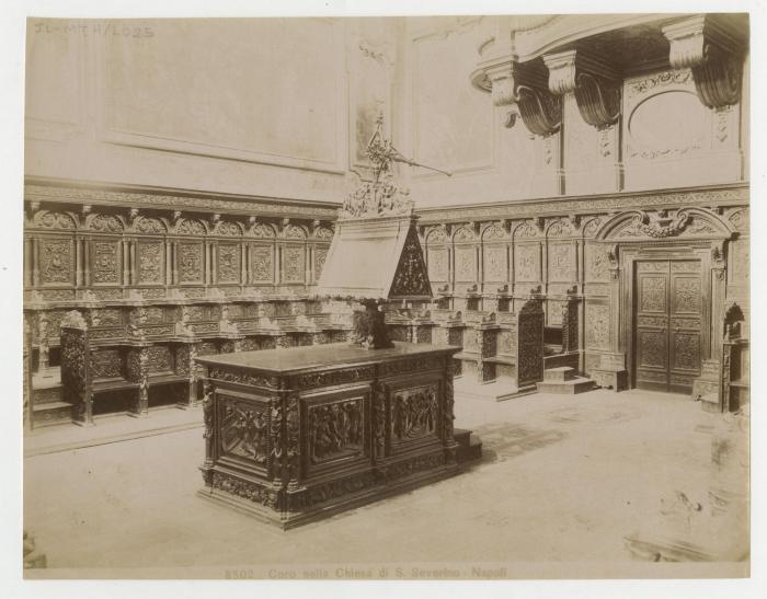 "8502 Coro nella chiesa di S. Severno. Nappoli"
